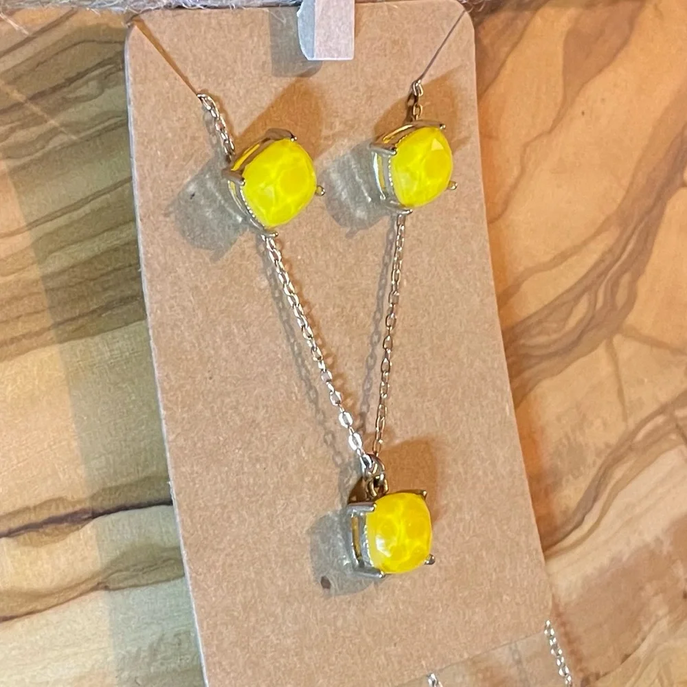 Elegant Yellow Gem Necklace and Earrings